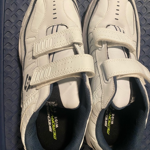 Men’s sketchers - Picture 3 of 4